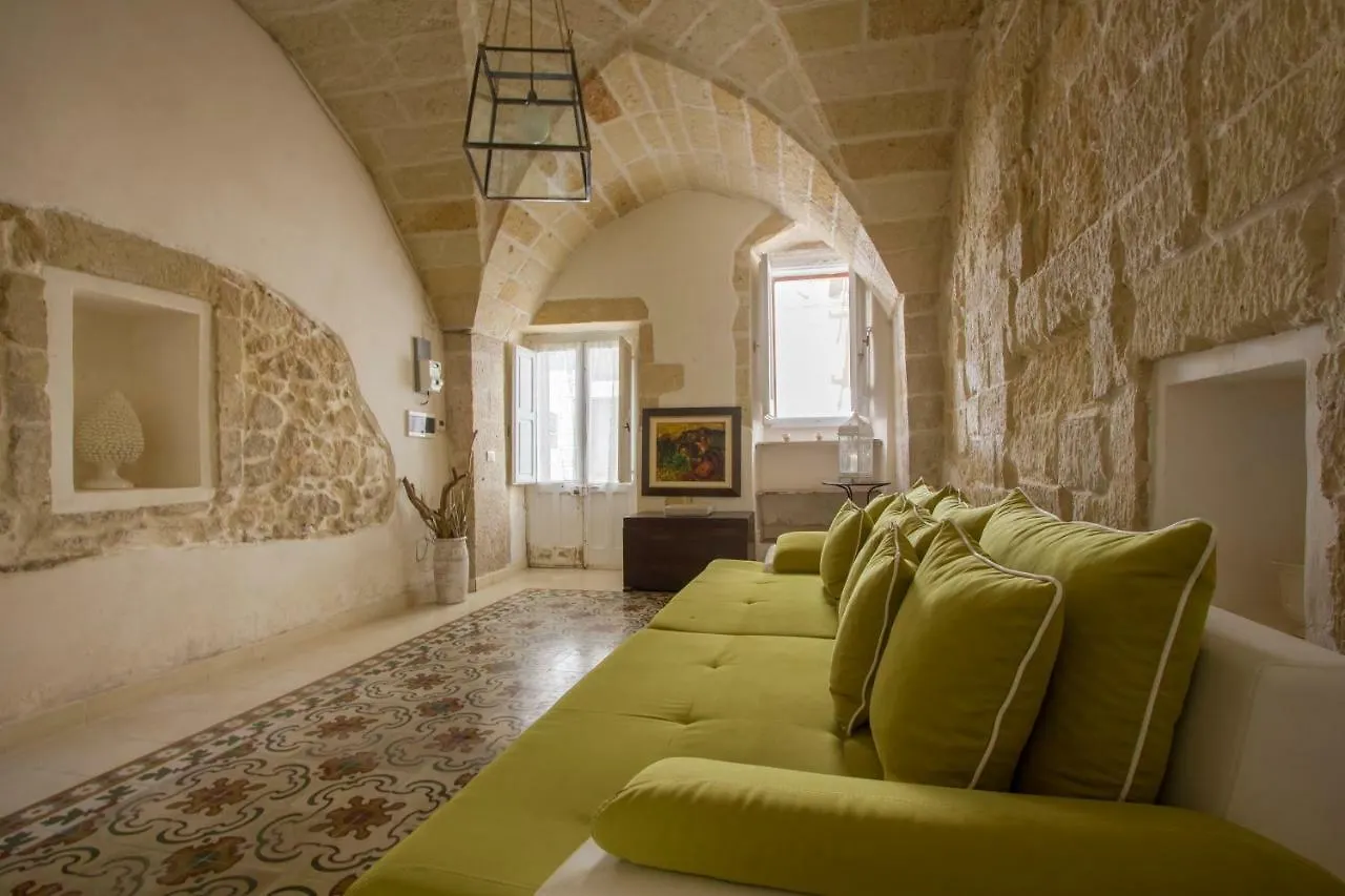Daire Explore The Historic City On Foot From An Old Town House Lecce İtalya