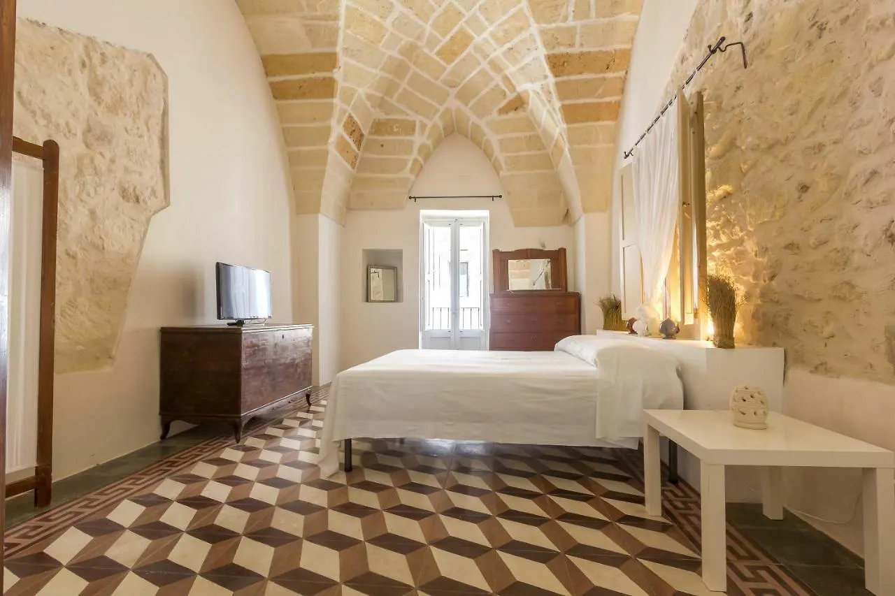 Daire Explore The Historic City On Foot From An Old Town House Lecce