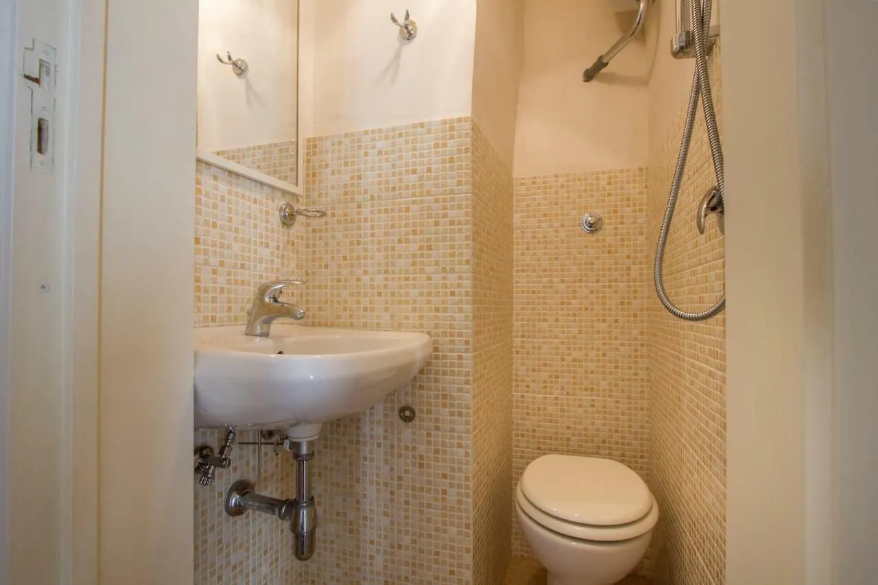 Daire Explore The Historic City On Foot From An Old Town House Lecce